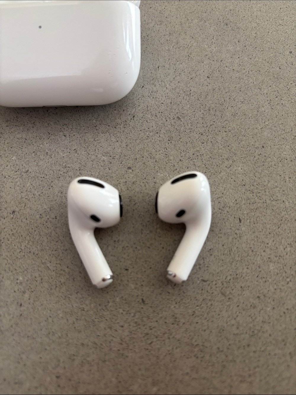 AirPods Pro - Picture 3 of 4